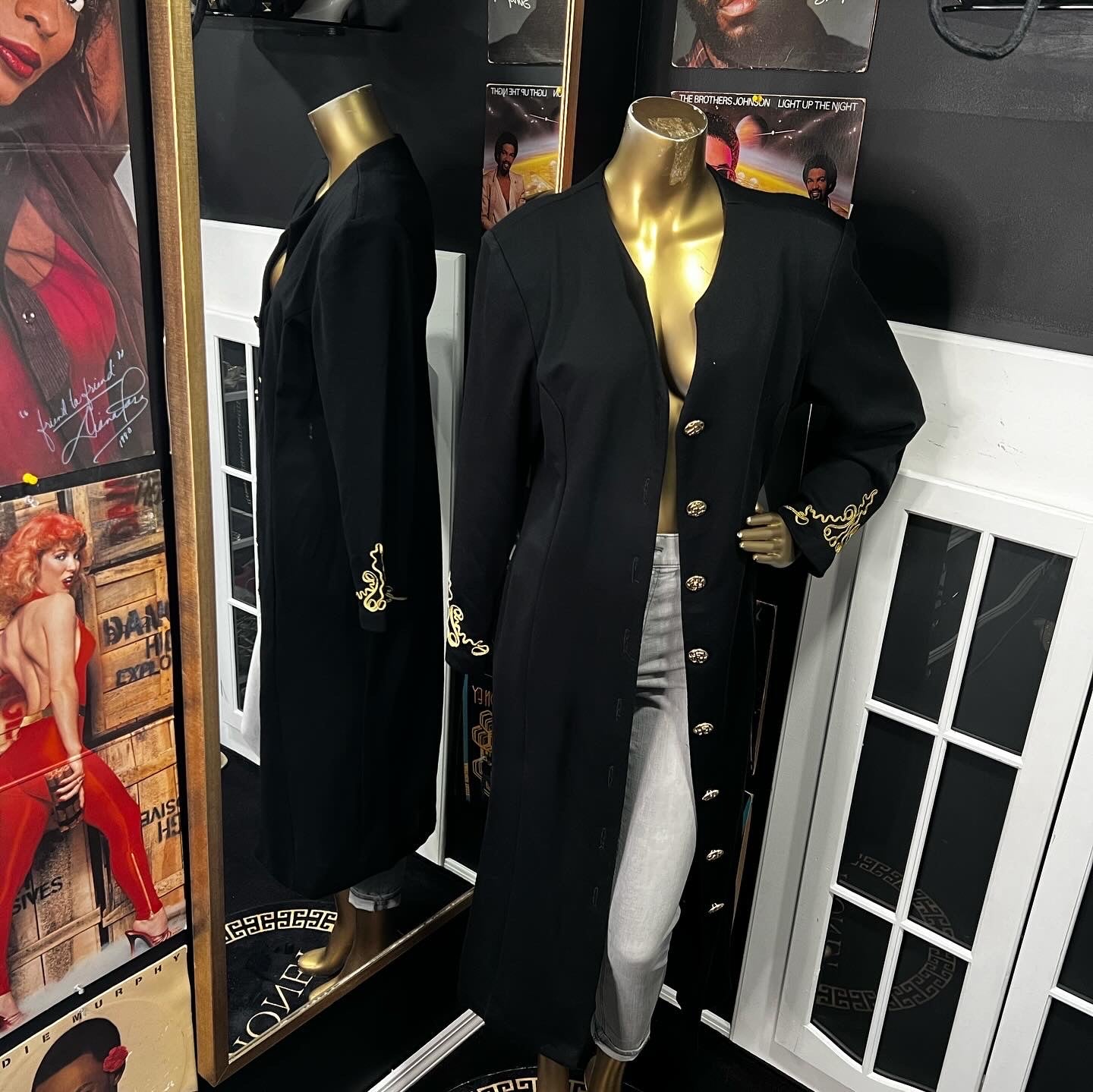 Tagged size 16 fits up to size large