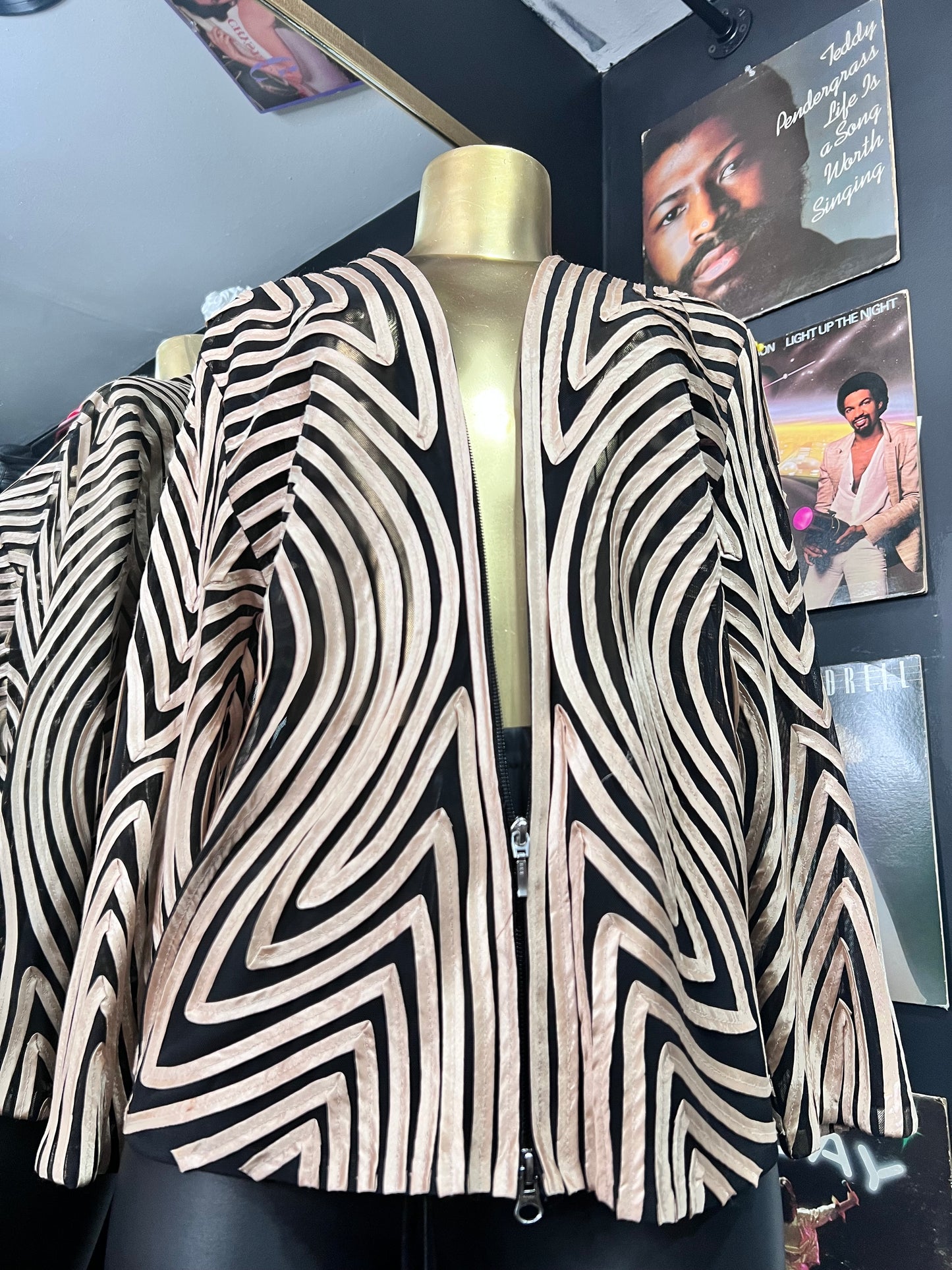 Jacket Fits up to PL